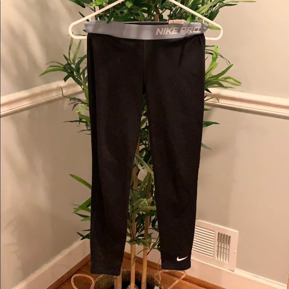 Black nike pro leggings with grey waist band